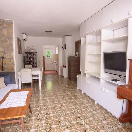 Stellar Apartment